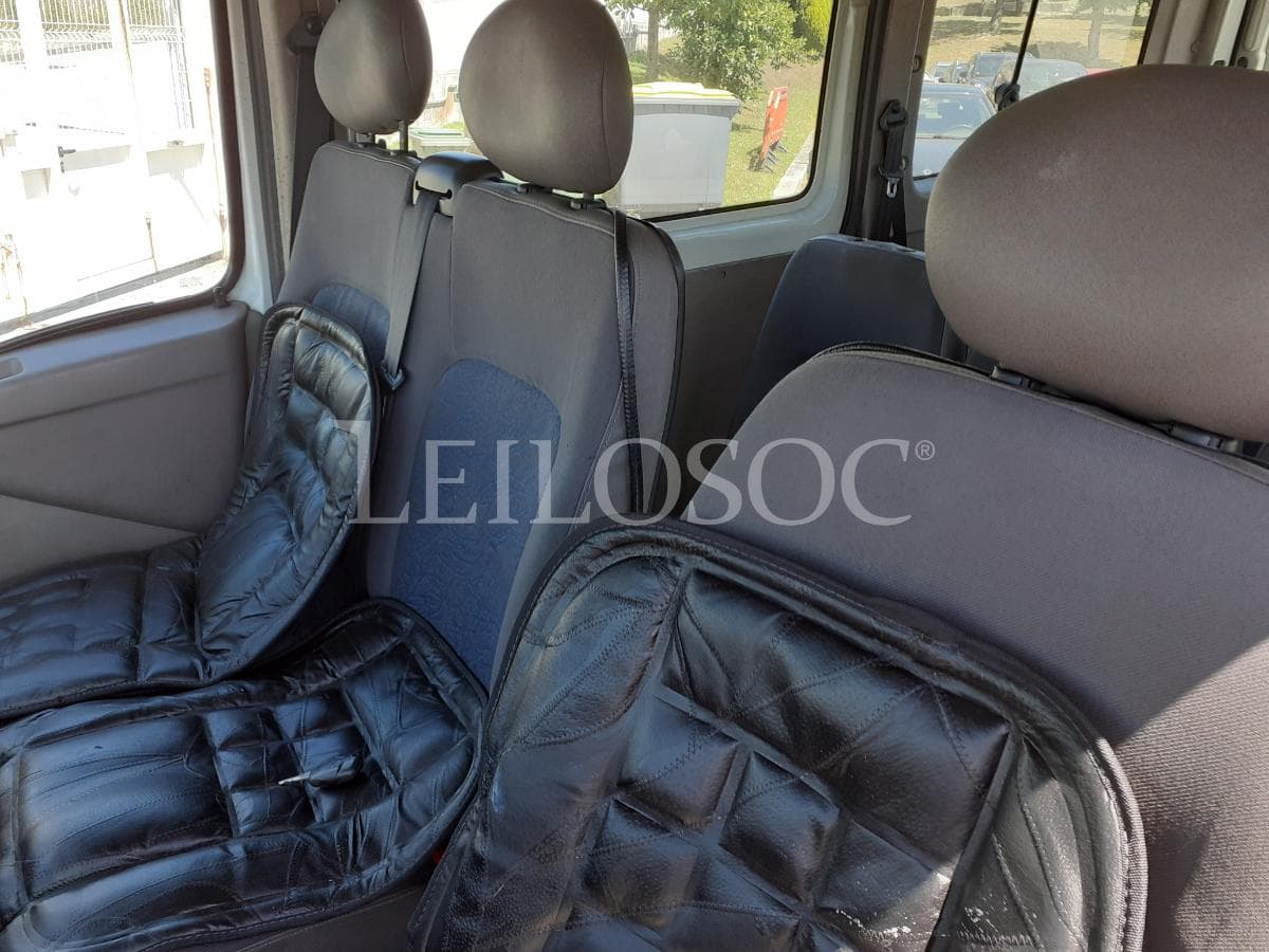 Renault Master 2.5 D · 9 Lugares — image 15