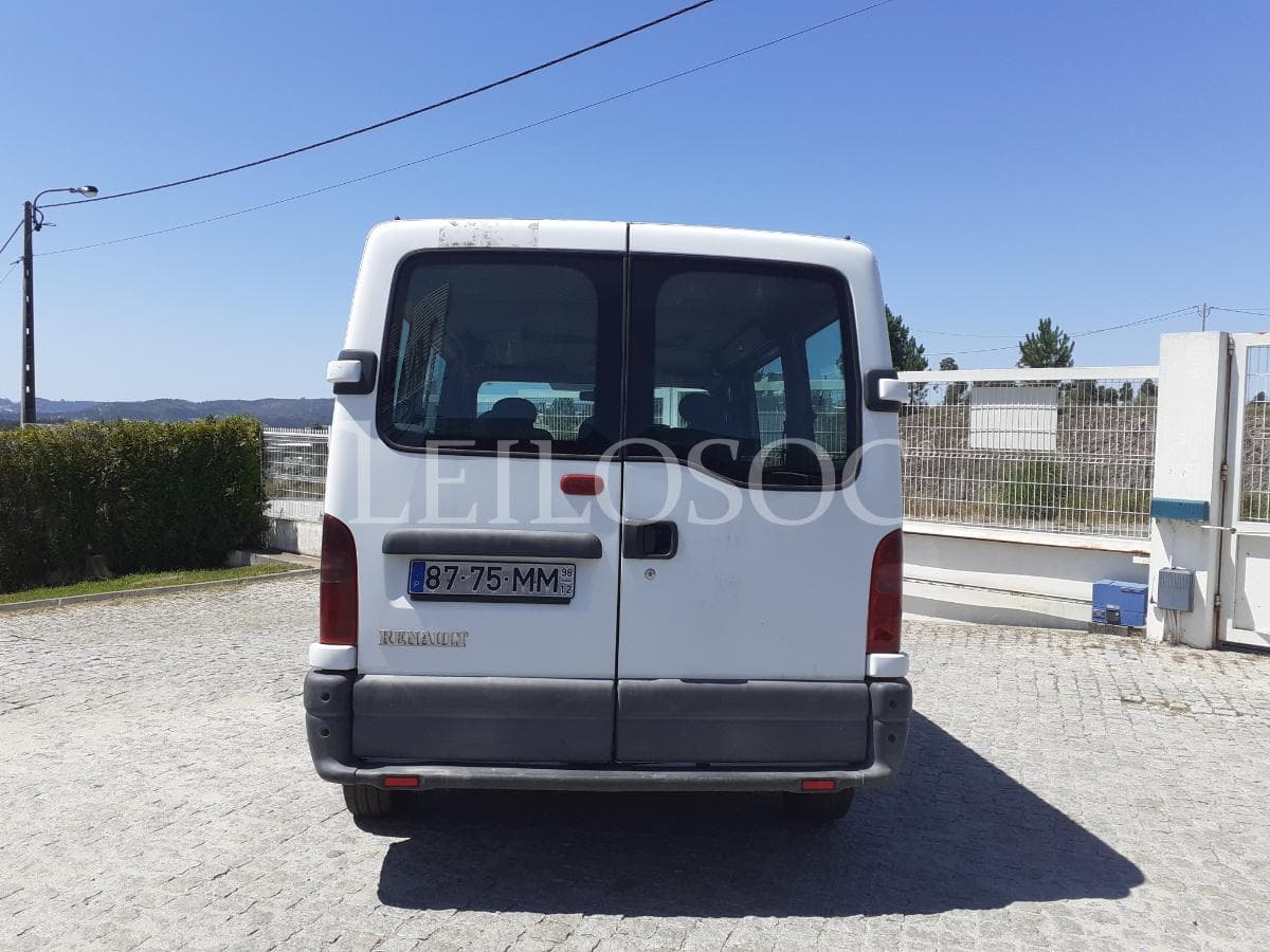 Renault Master 2.5 D · 9 Lugares — image 5