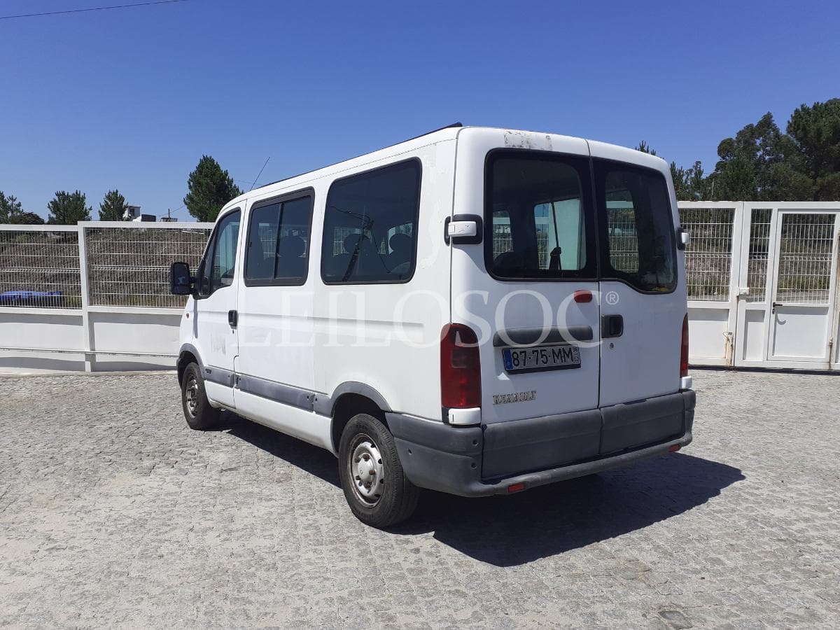 Renault Master 2.5 D · 9 Lugares — image 6