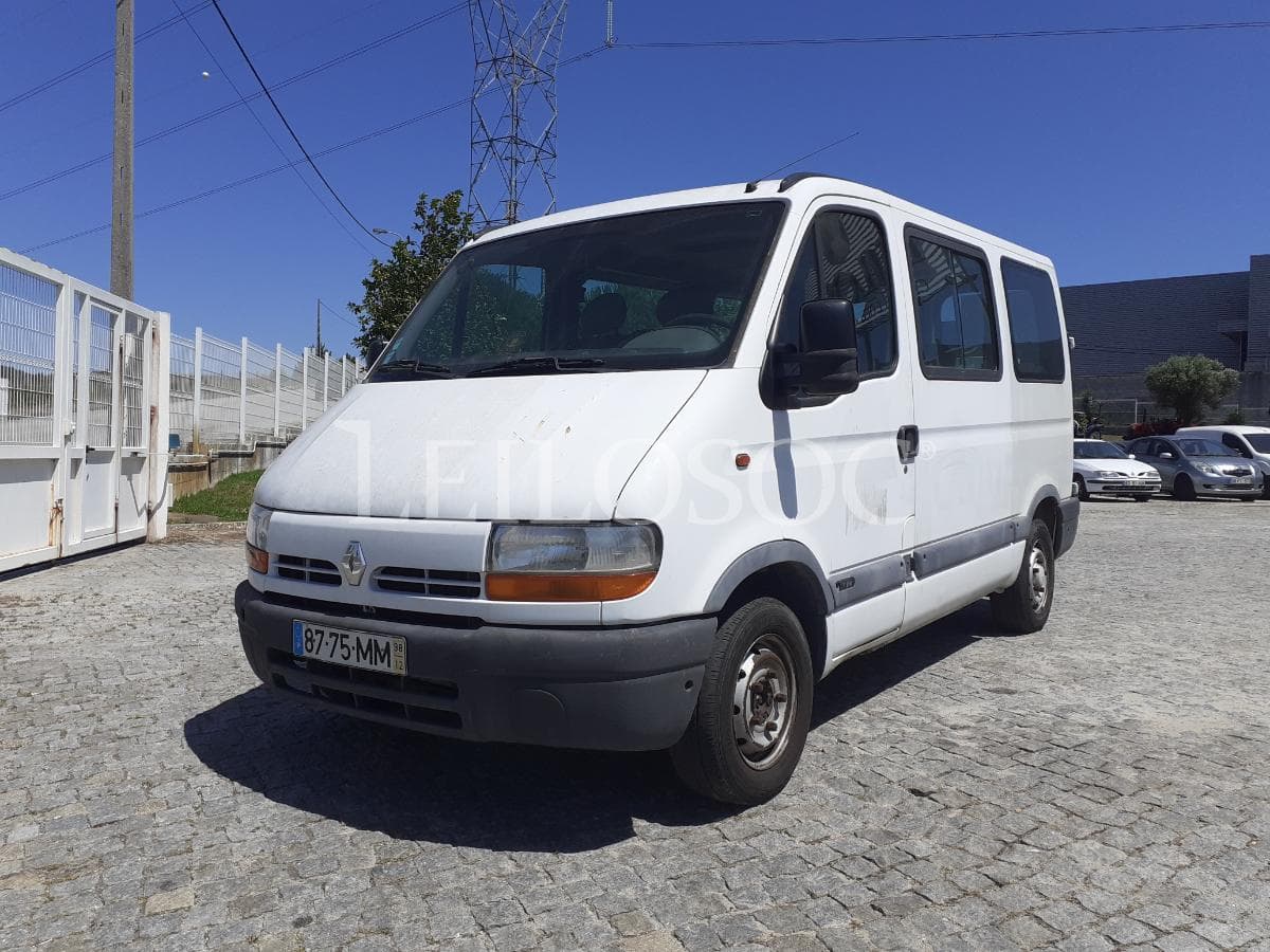 Renault Master 2.5 D · 9 Lugares — image 3
