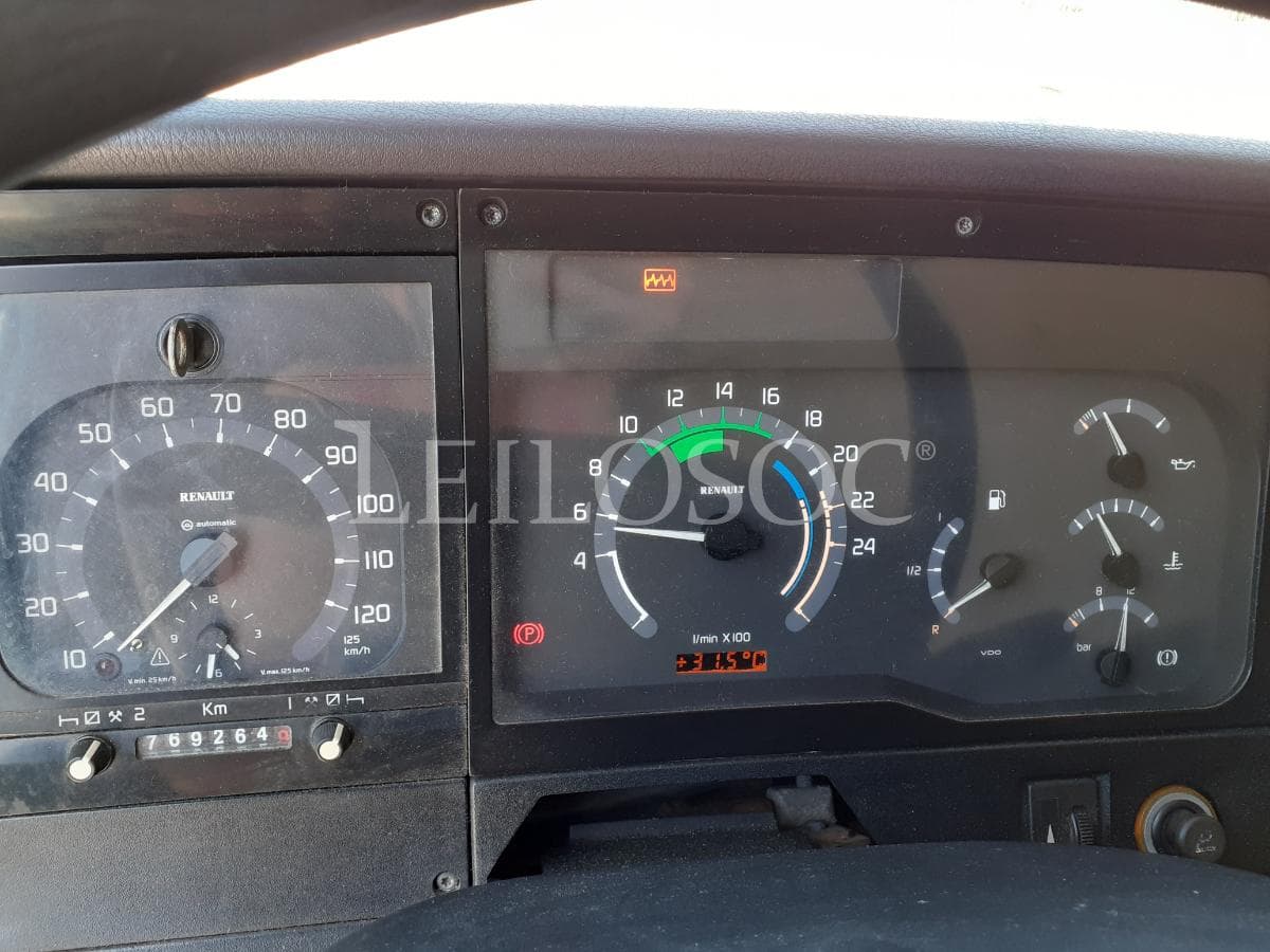 Trator Renault 420 DCI · Ano 2000 — image 12