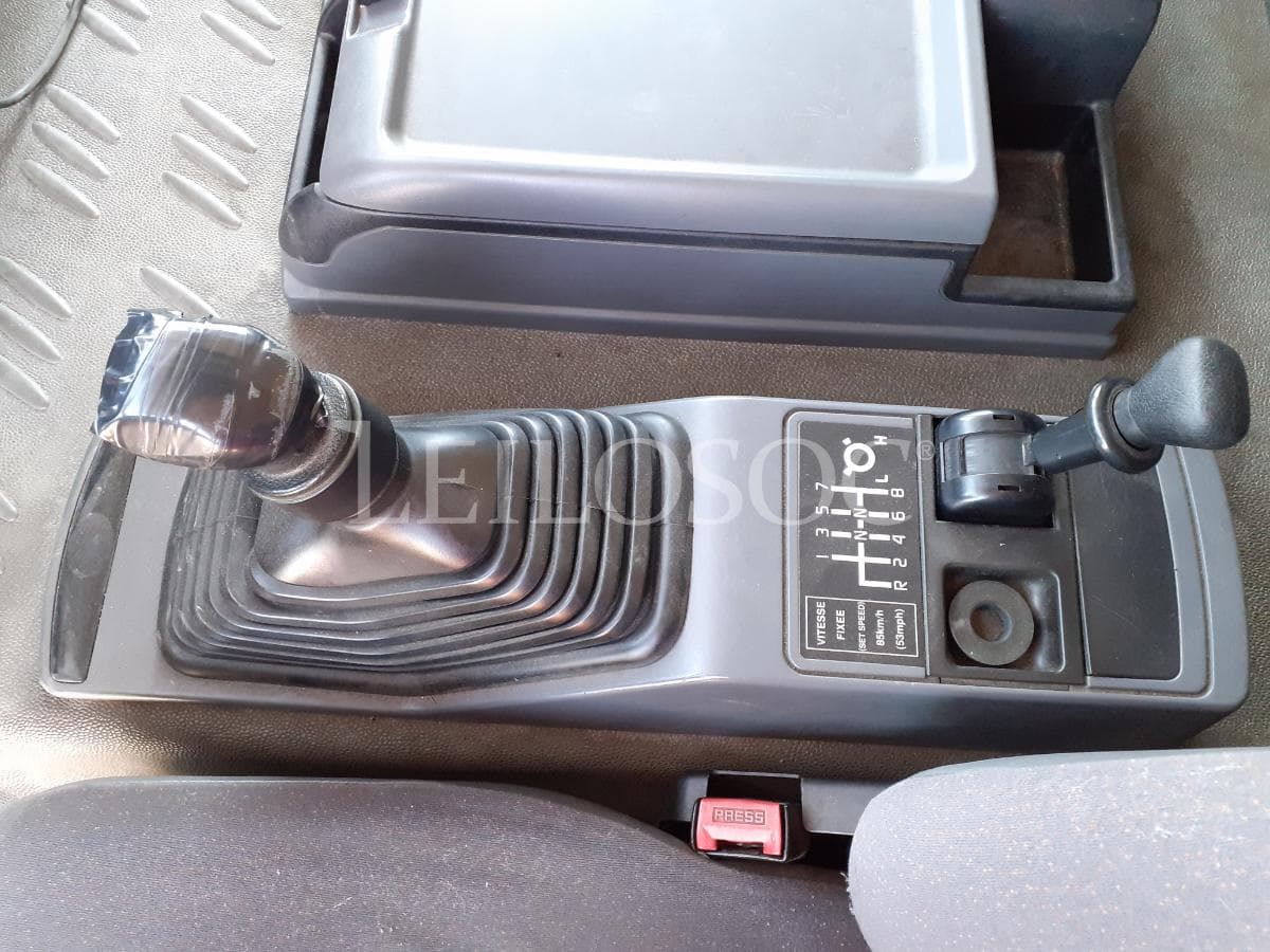 Trator Renault 420 DCI · Ano 2000 — image 15
