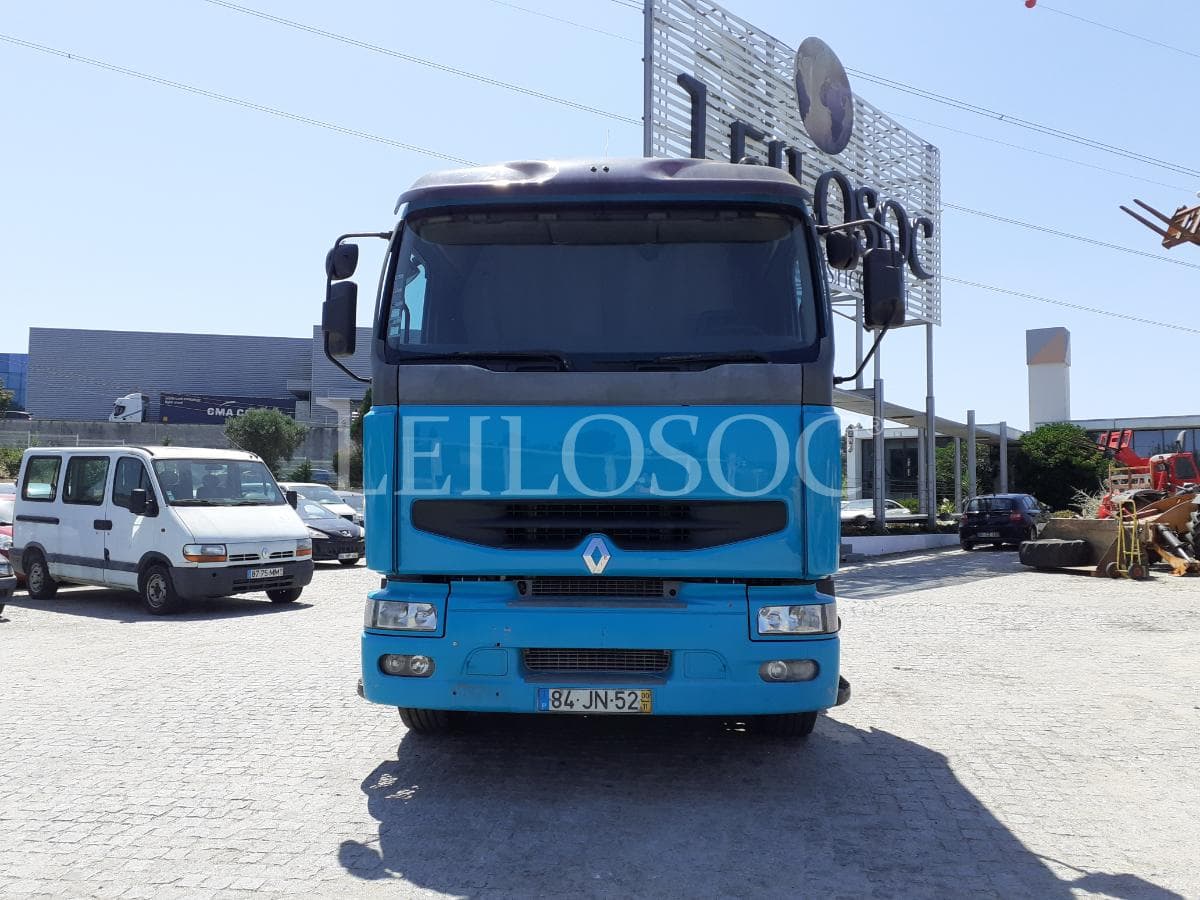 Trator Renault 420 DCI · Ano 2000 — image 2