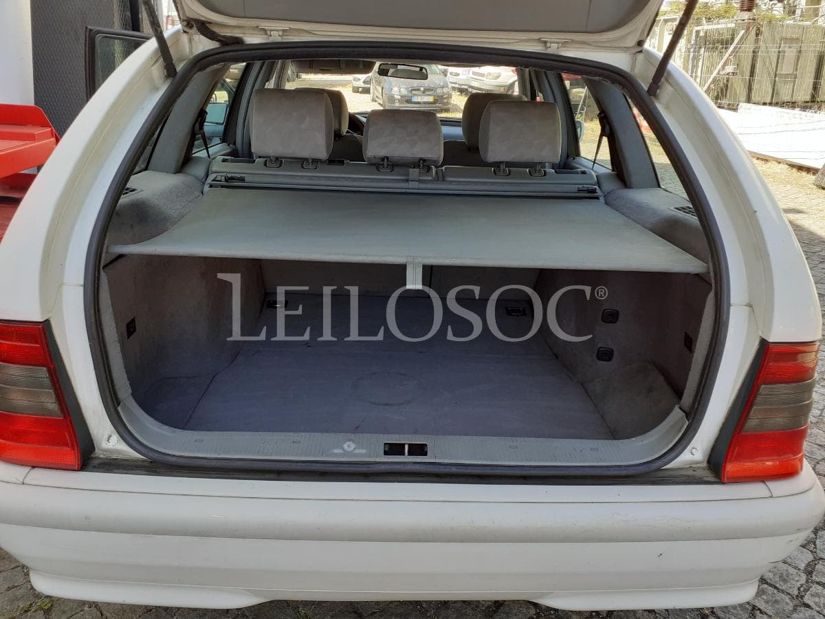 Mercedes-Benz C 220D · Ano 1997 — imagen 17