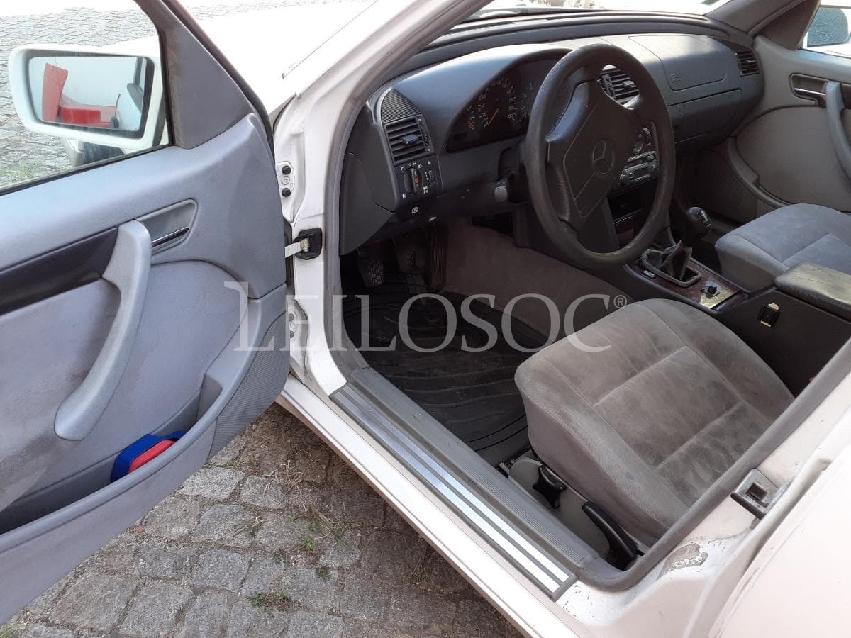 Mercedes-Benz C 220D · Ano 1997 — imagen 7