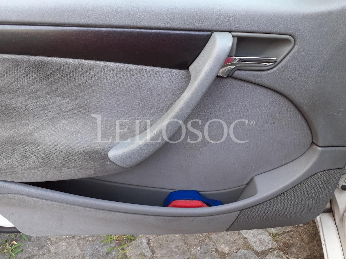 Mercedes-Benz C 220D · Ano 1997 — imagen 9