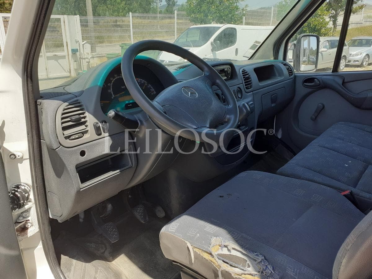 Mercedes-Benz Sprinter · Contentor · Ano 2004 — image 9