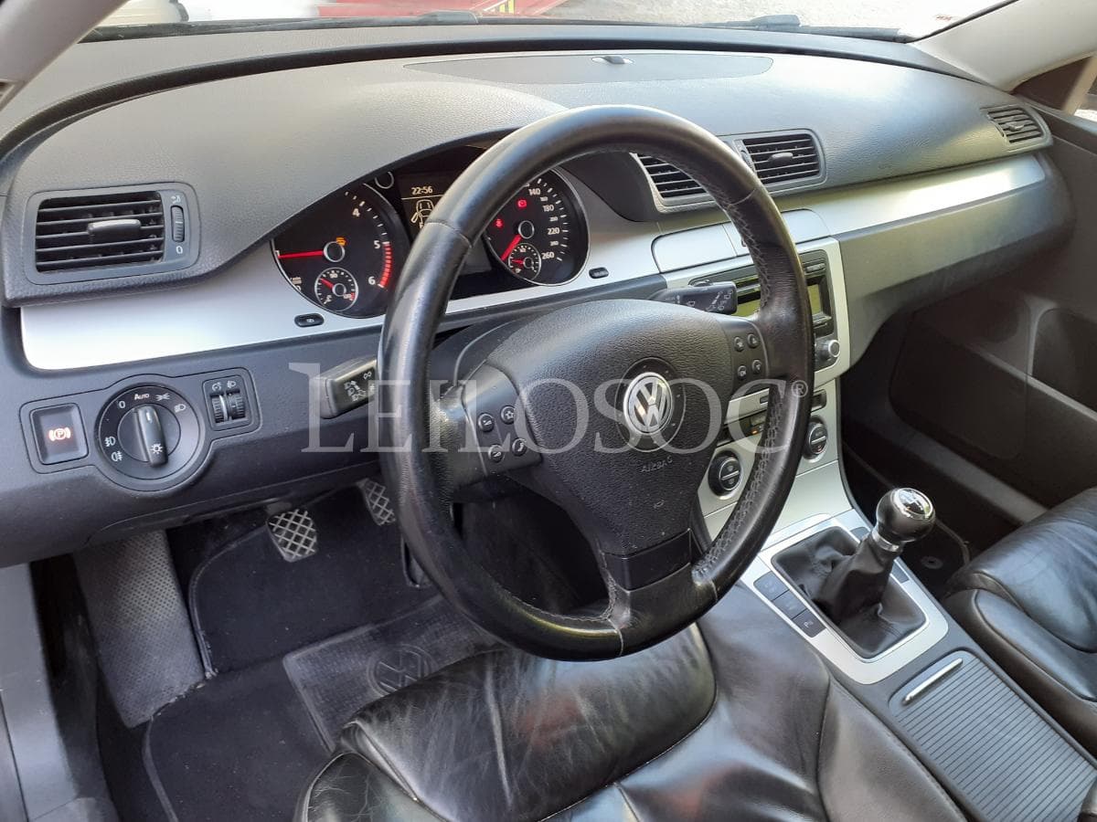 Volkswagen Passat 2.0 TDI · Ano 2009 — imagen 18