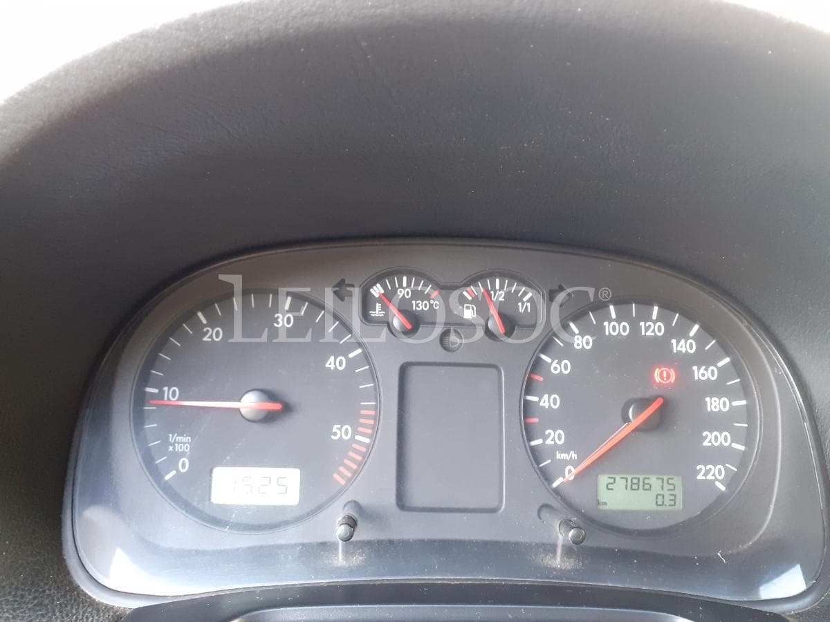 Volkswagen Golf 1.9 TDI · Ano 2001 — imagen 15