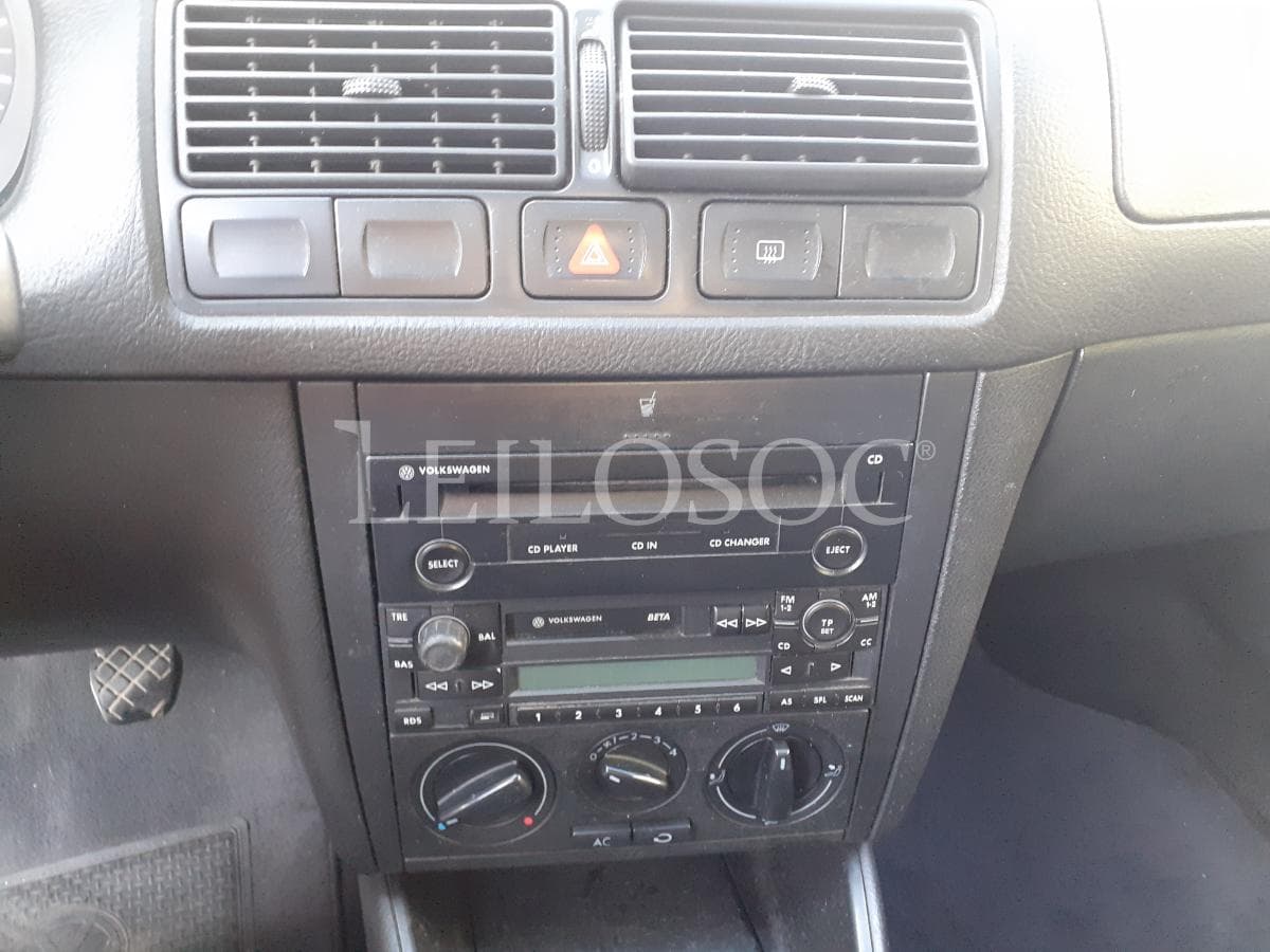 Volkswagen Golf 1.9 TDI · Ano 2001 — imagen 17