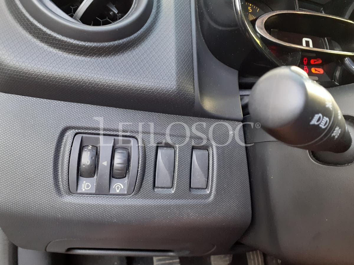 Renault Clio 1.5 DCI · Año 2014 — imagen 24