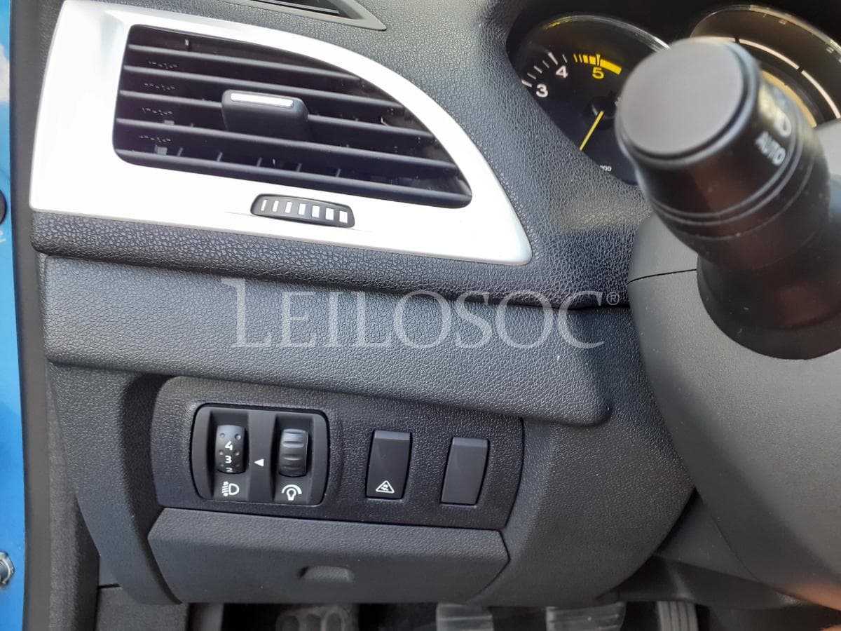 Renault Mégane 1.5 DCI · Ano 2013 — imagen 17
