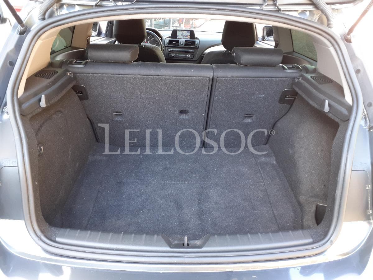 BMW 116 D · Ano 2012 — imagen 7