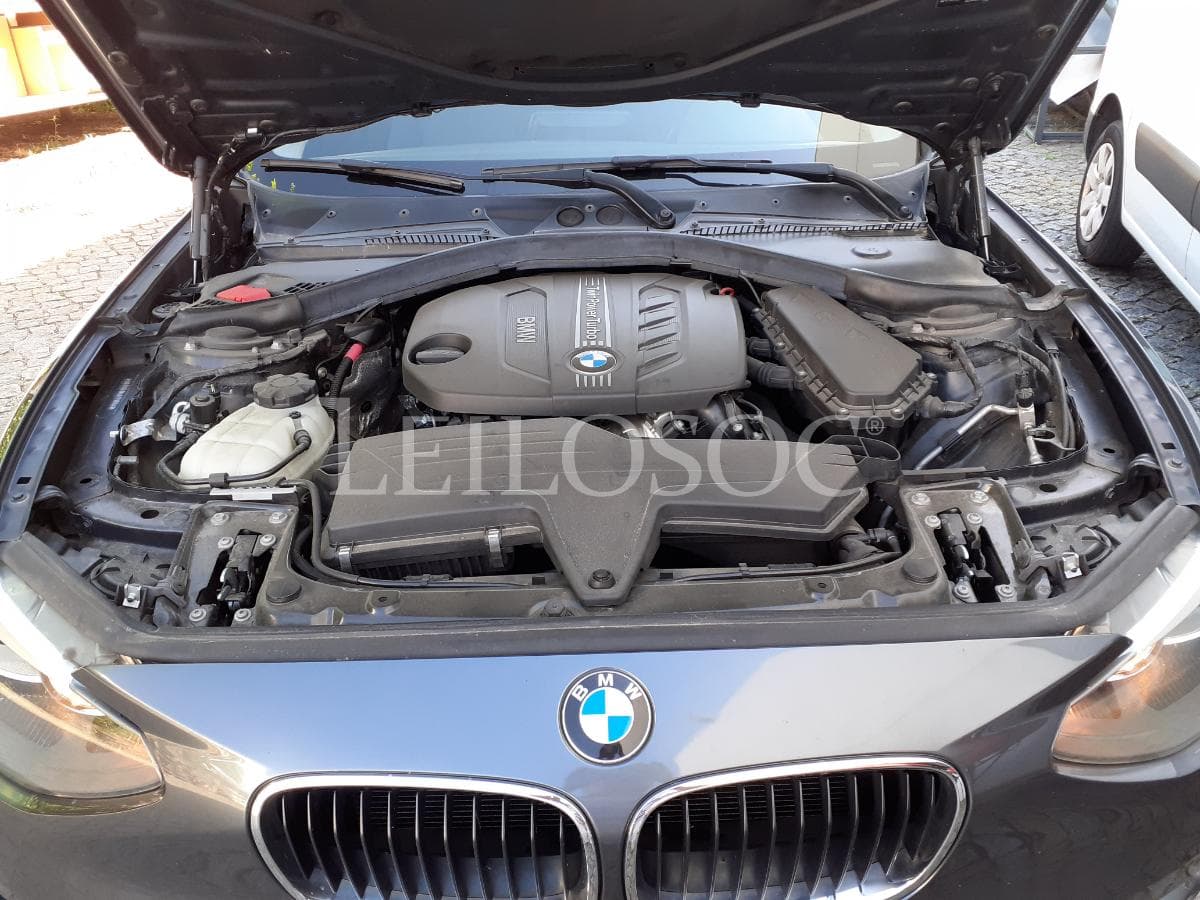 BMW 116 D · Ano 2012 — imagen 18