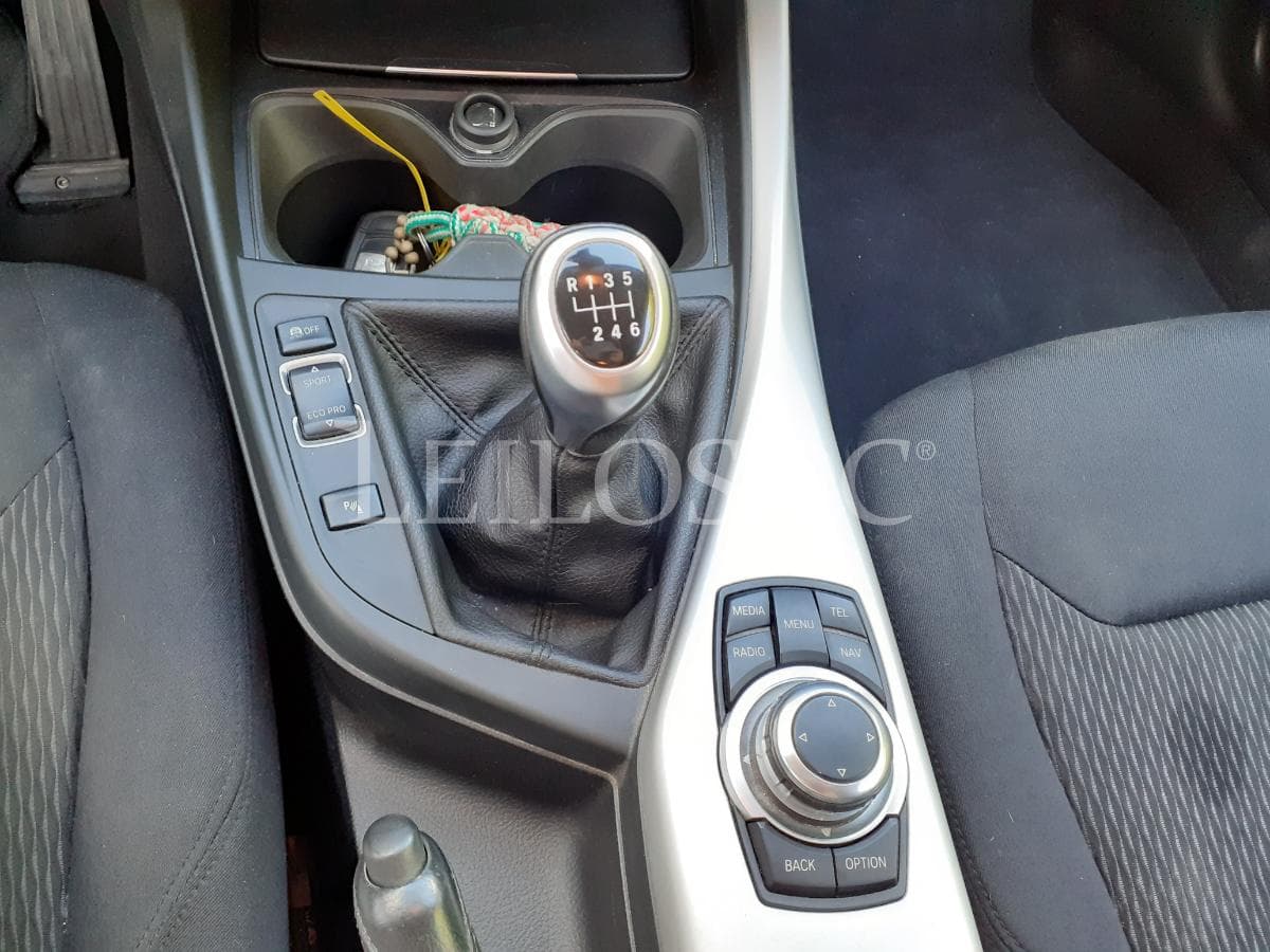 BMW 116 D · Ano 2012 — imagen 21