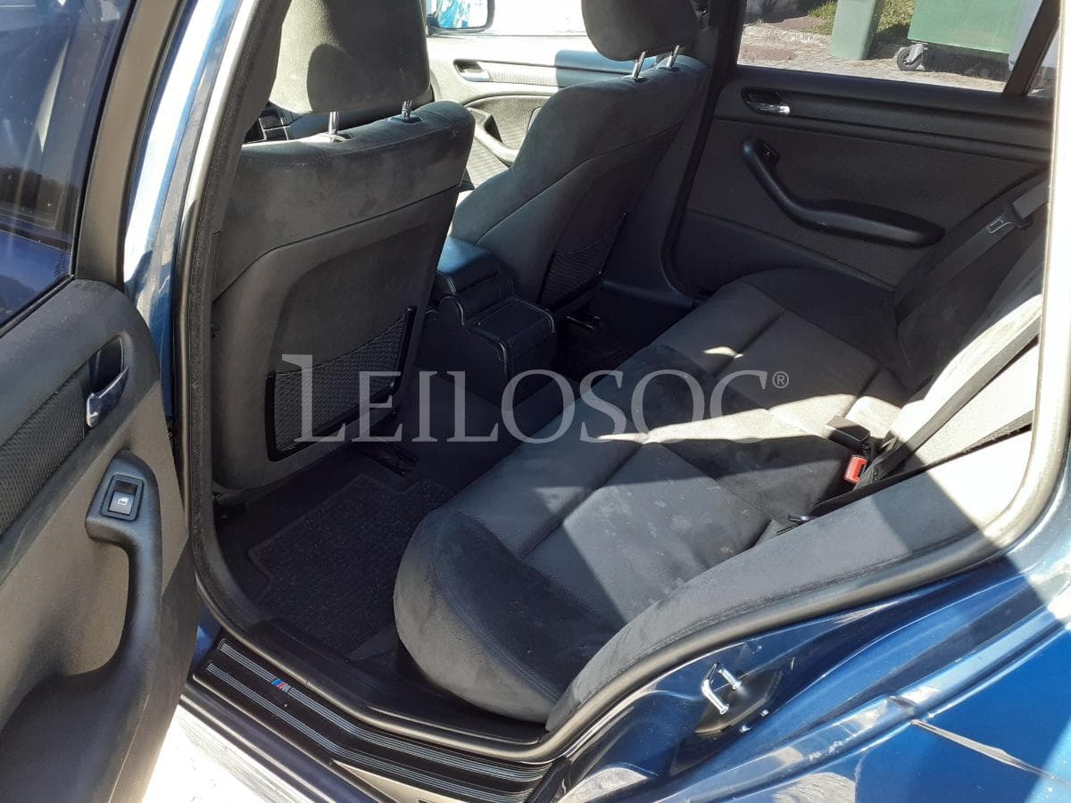 BMW 320 D · Ano 2004 — image 18