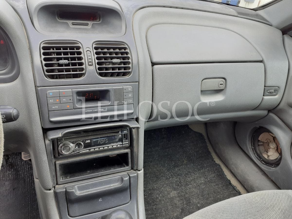 Renault Laguna · Ano 1999 — imagen 11
