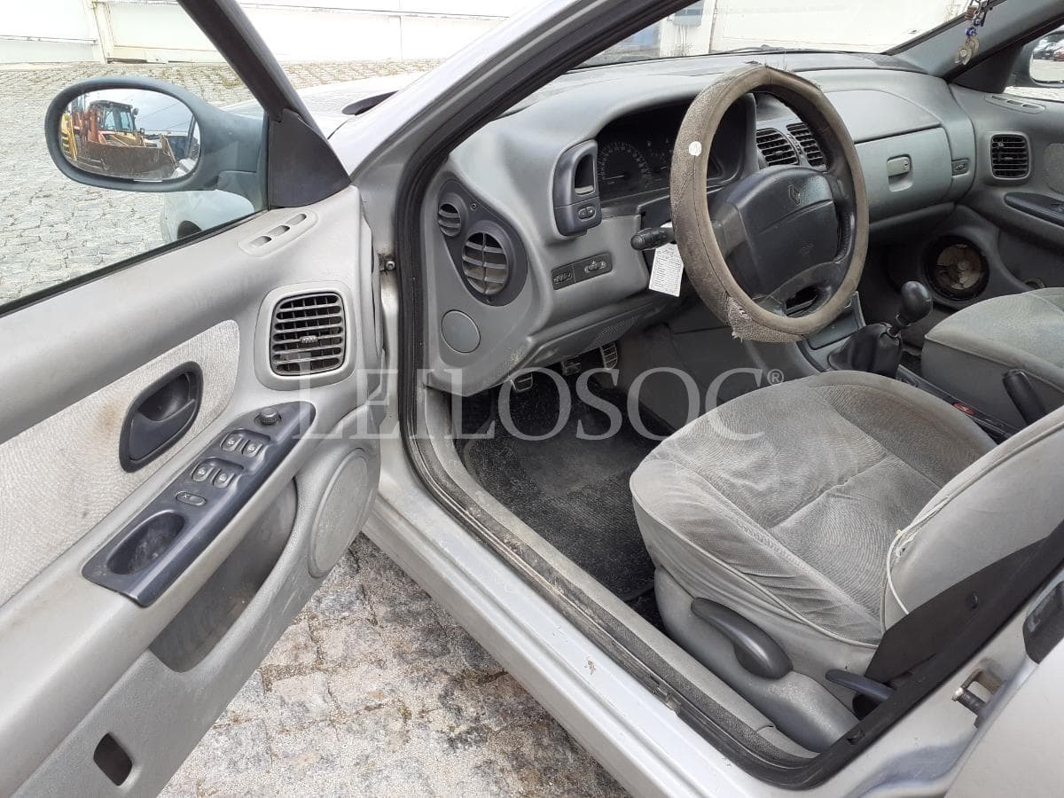 Renault Laguna · Ano 1999 — imagen 7