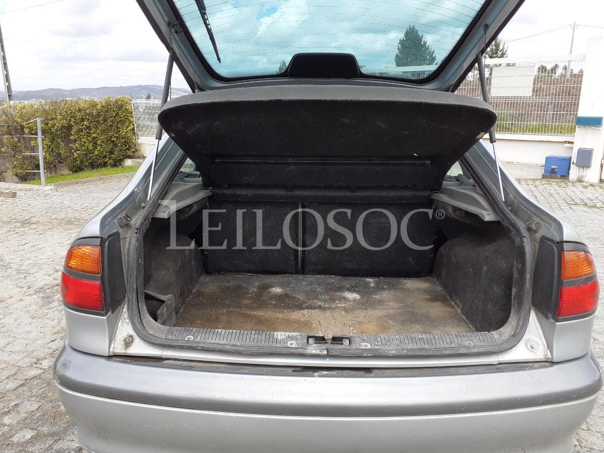 Renault Laguna · Ano 1999 — imagen 16