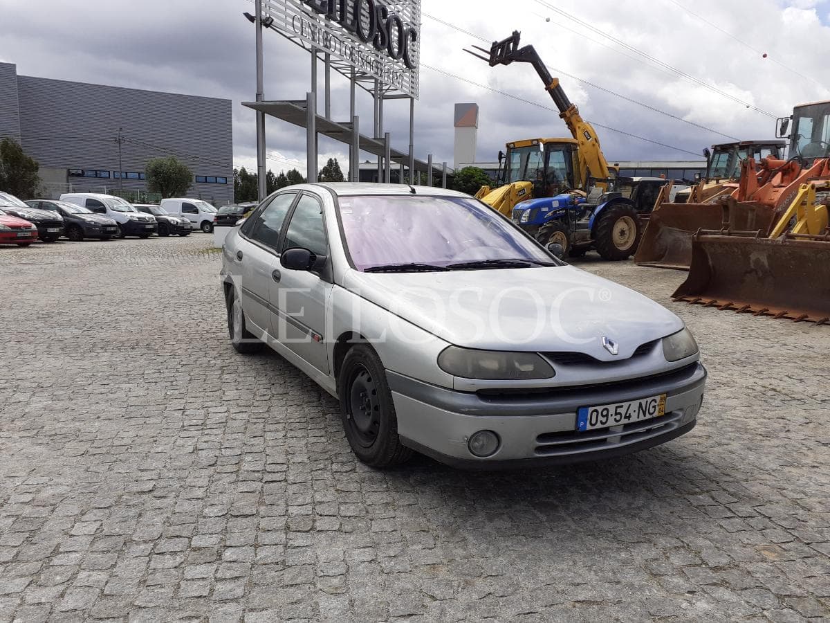 Renault Laguna · Ano 1999 — imagen 1
