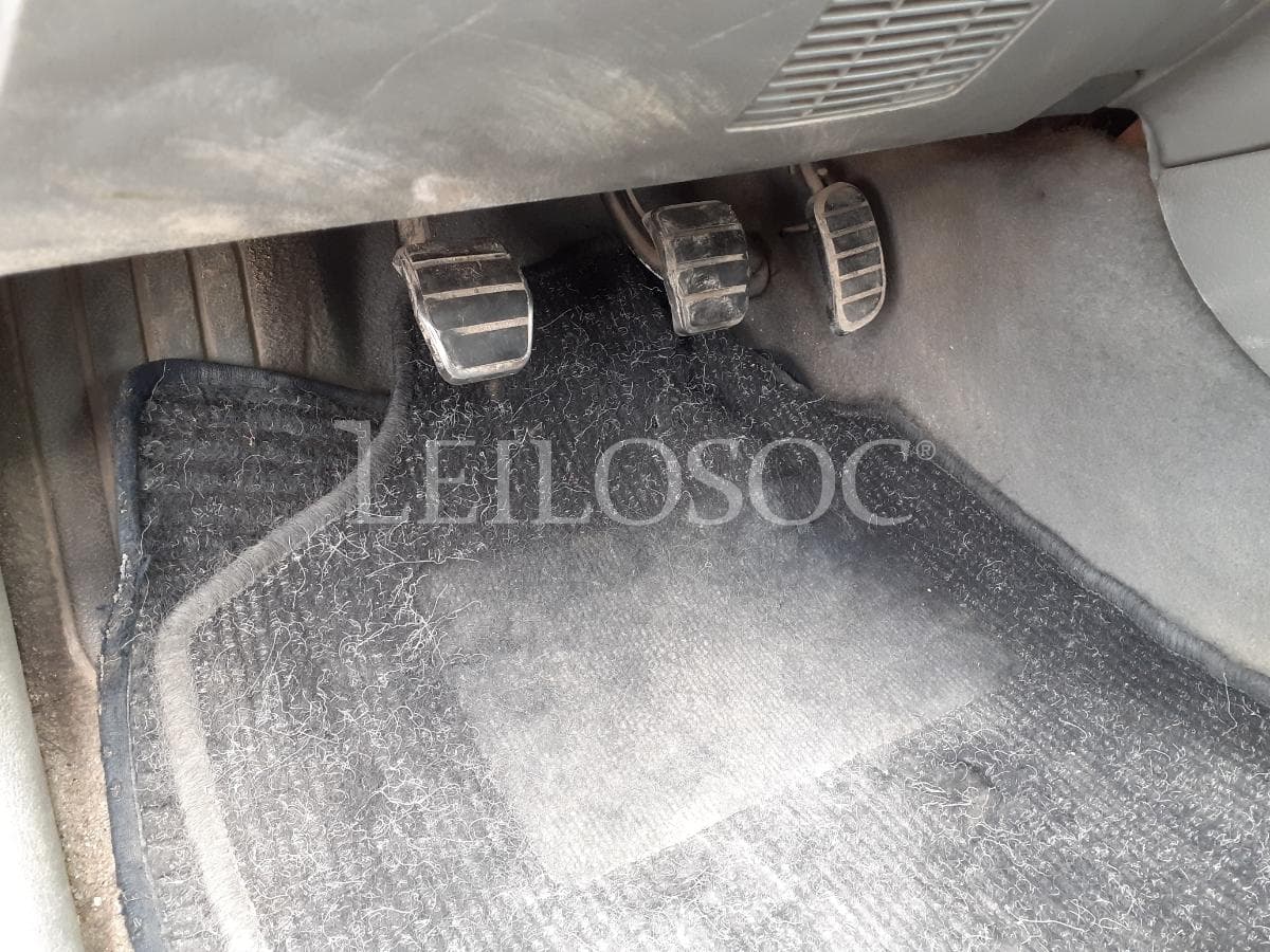 Renault Laguna · Ano 1999 — imagen 8