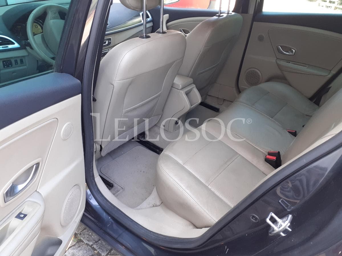 Renault Megane 1.5 DCI · Ano 2009 — imagen 17