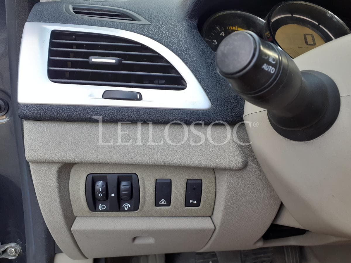 Renault Megane 1.5 DCI · Ano 2009 — imagen 12