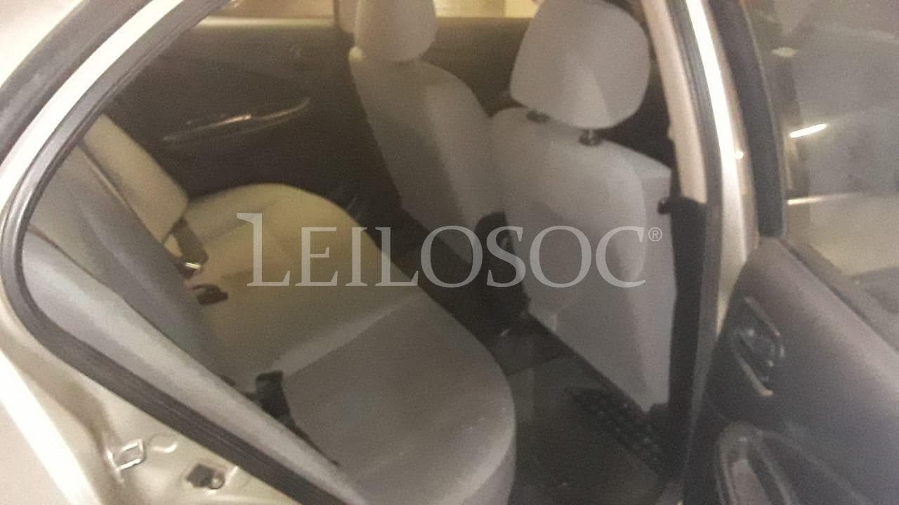 Nissan Sunny · — image 6