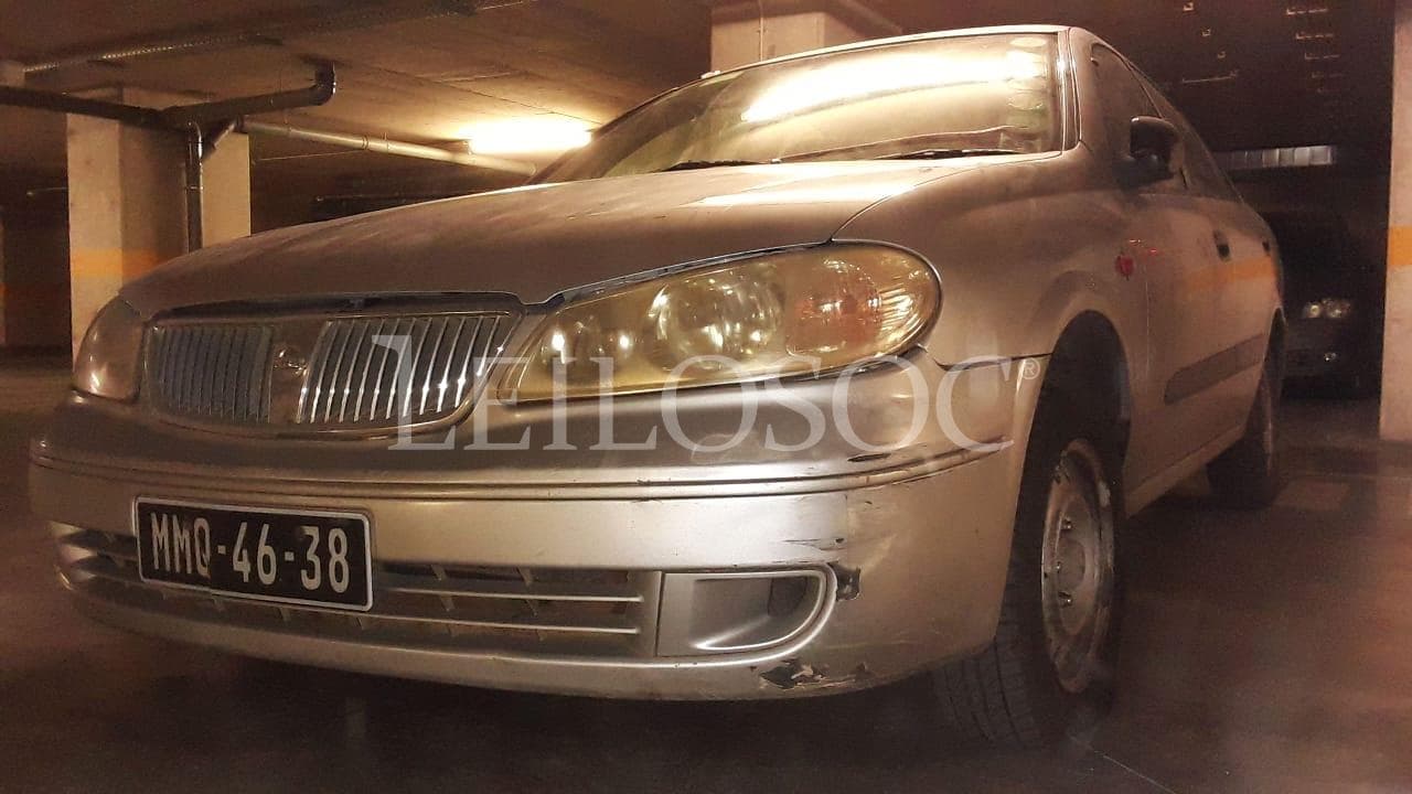 Nissan Sunny ·
