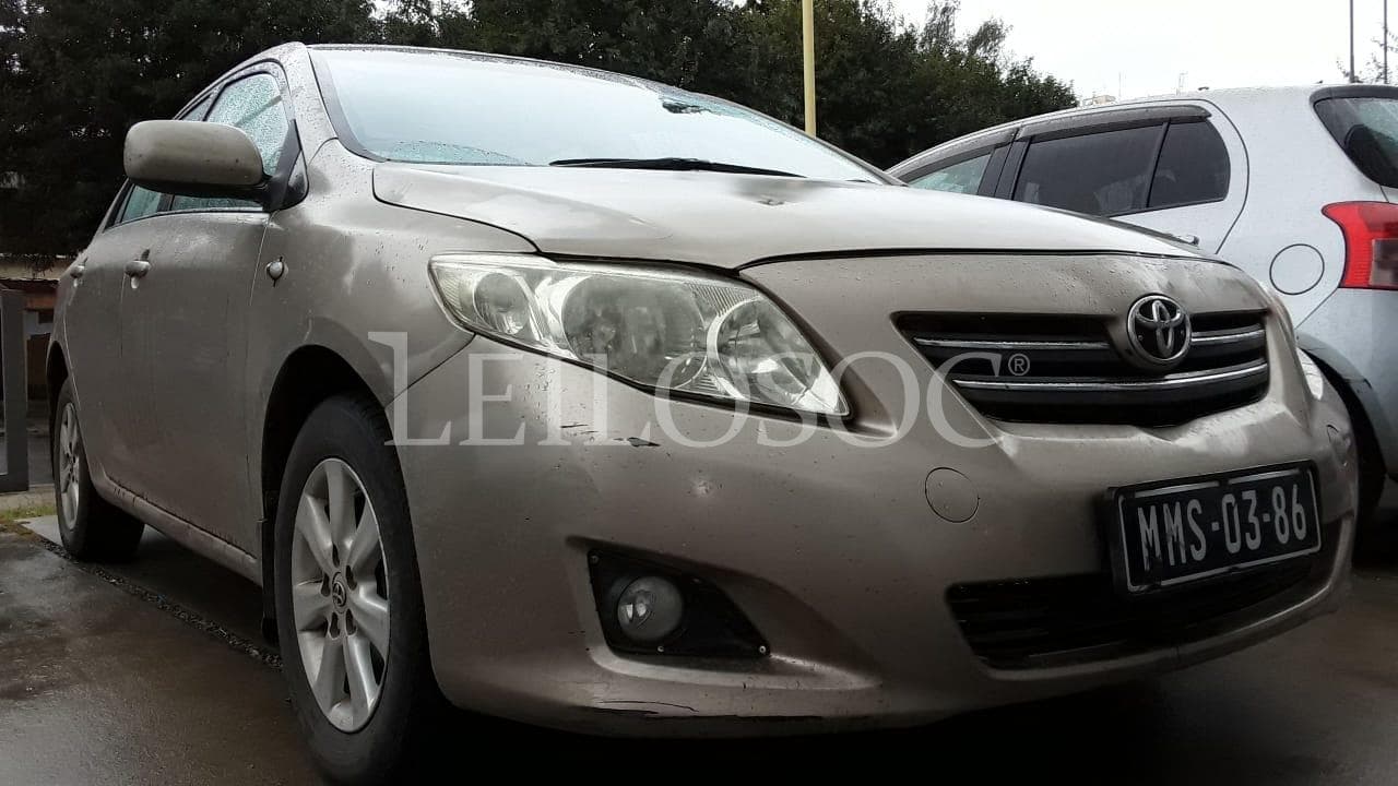Toyota Corolla · — image 4