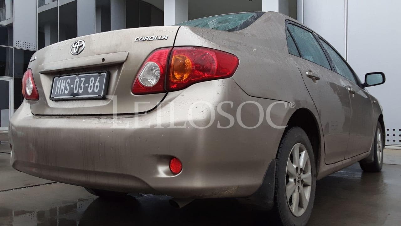 Toyota Corolla · — image 6