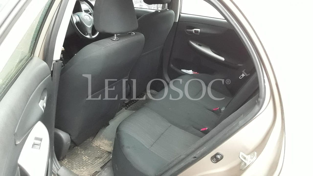 Toyota Corolla · — image 7