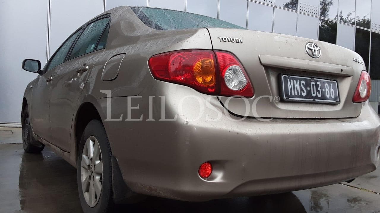 Toyota Corolla · — image 9