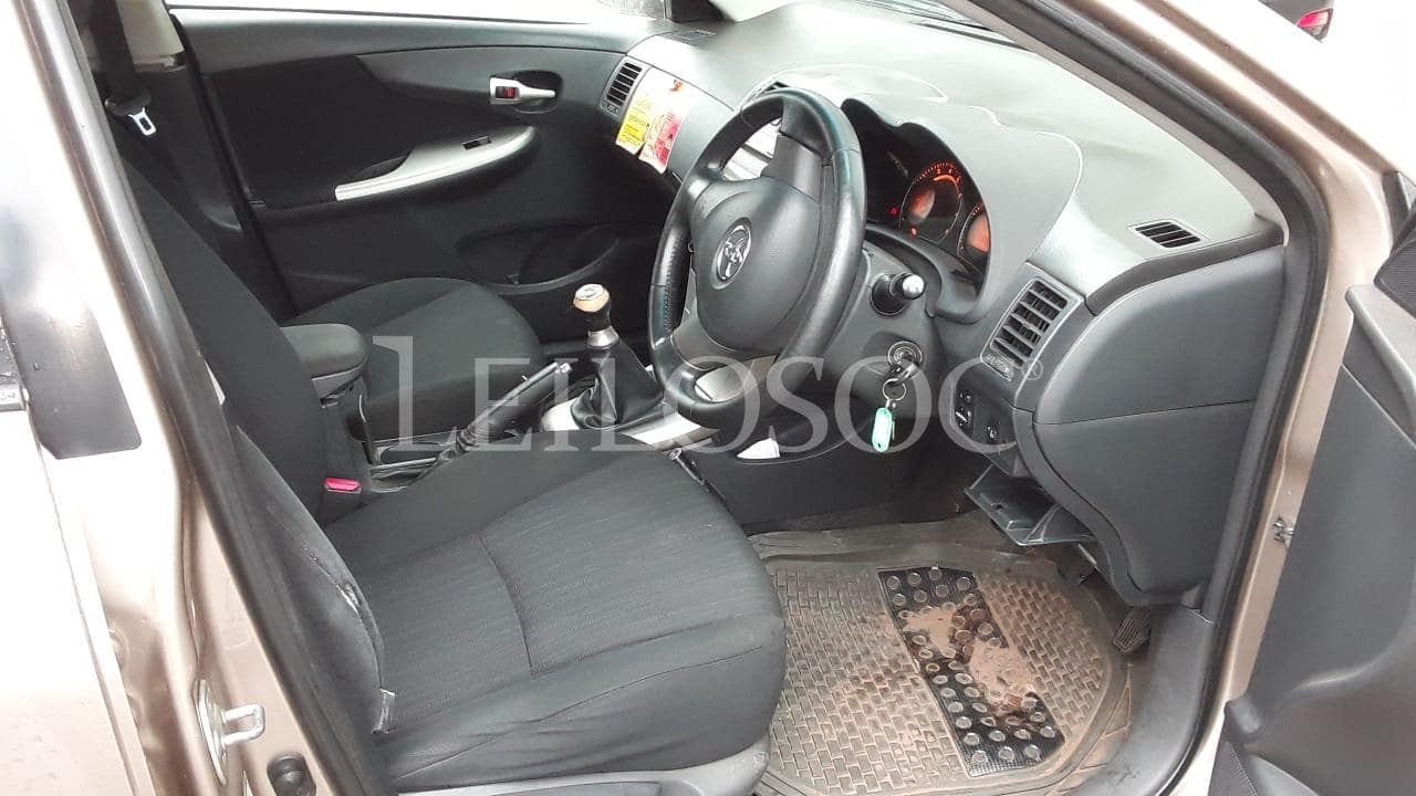 Toyota Corolla · — image 10