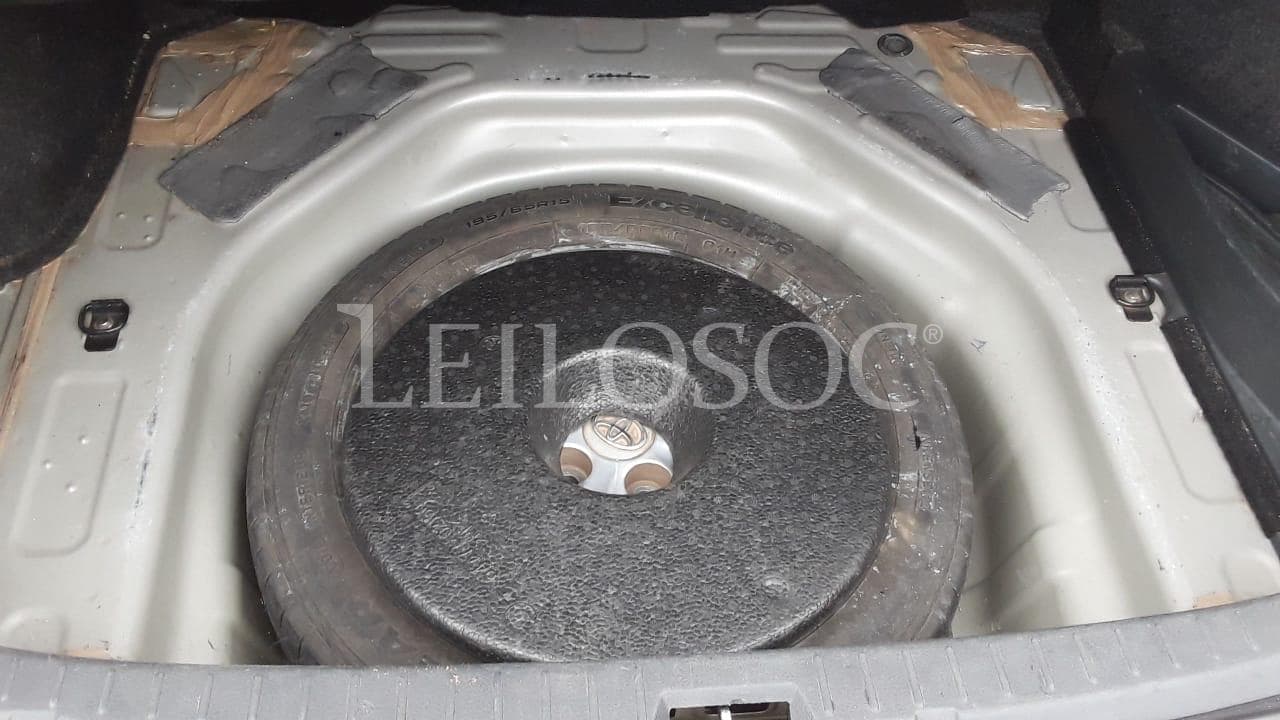 Toyota Corolla · — image 12