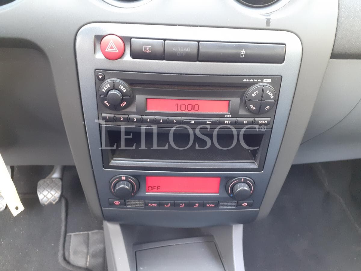 Seat Ibiza 1.4 16 V · Ano 2007 — imagen 13
