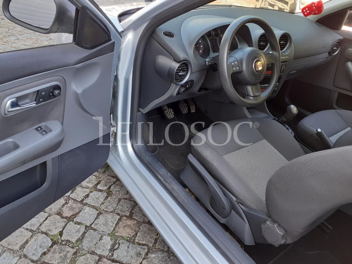 Seat Ibiza 1.4 16 V · Ano 2007 — imagen 7