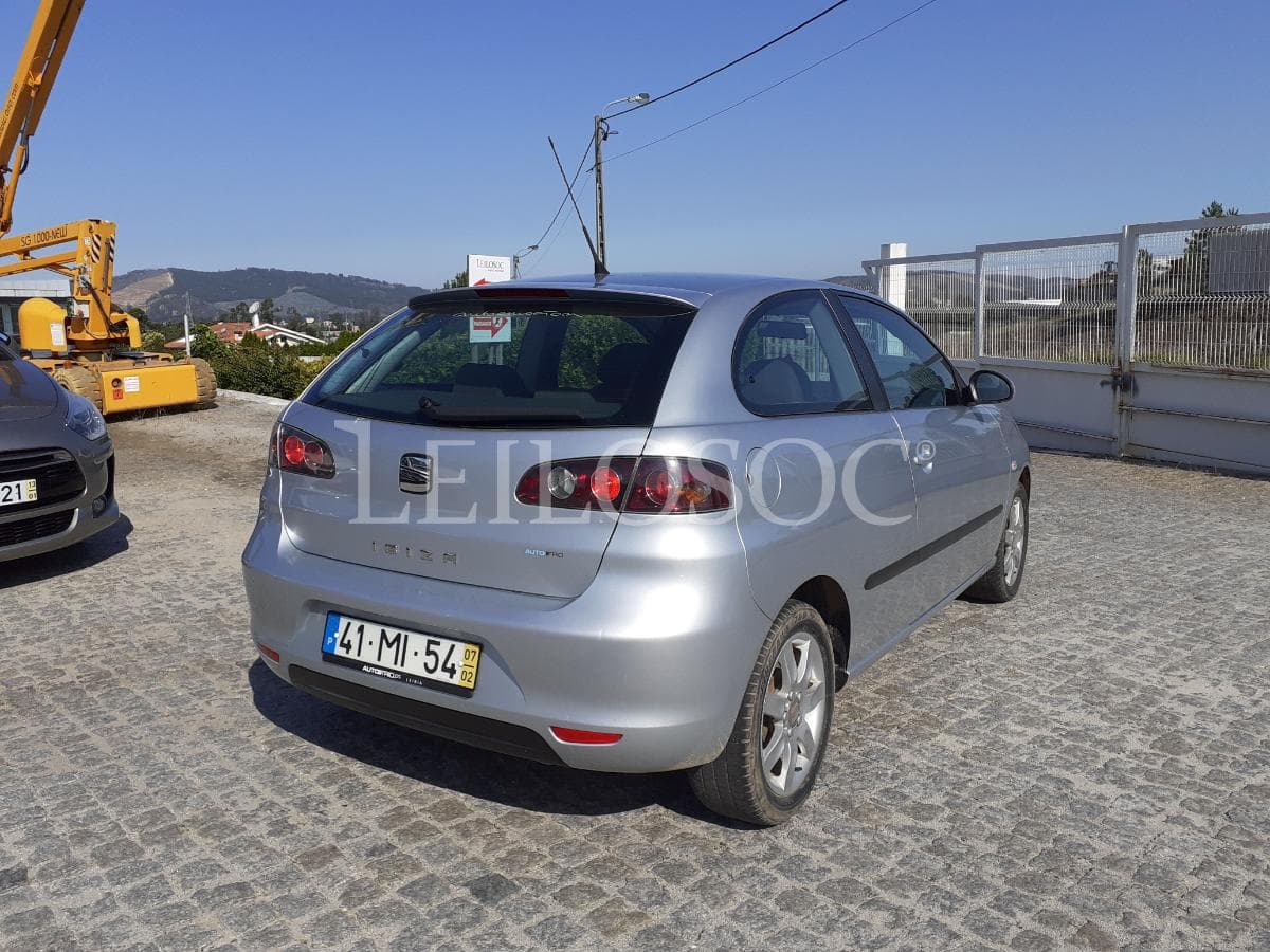 Seat Ibiza 1.4 16 V · Ano 2007 — imagen 4