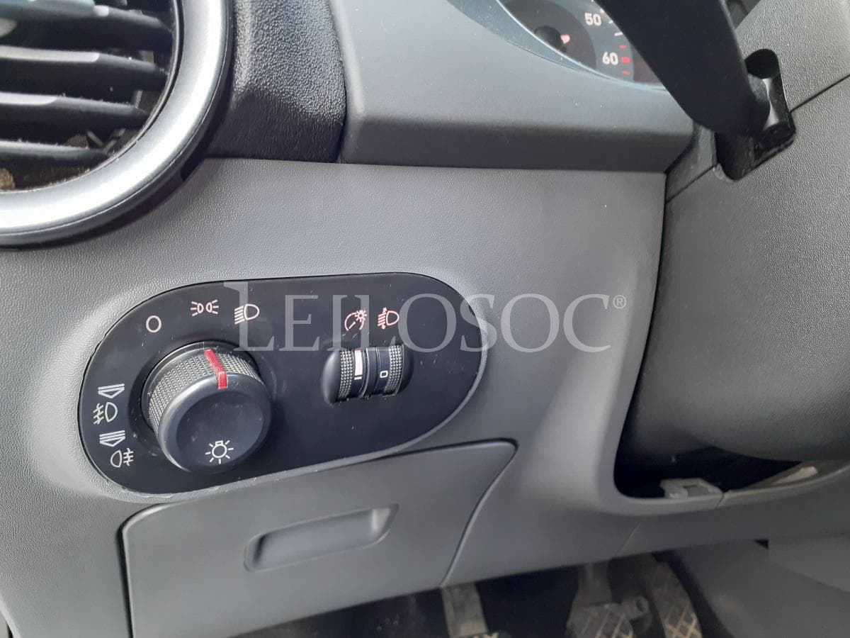 Seat Ibiza 1.4 16 V · Ano 2007 — imagen 18