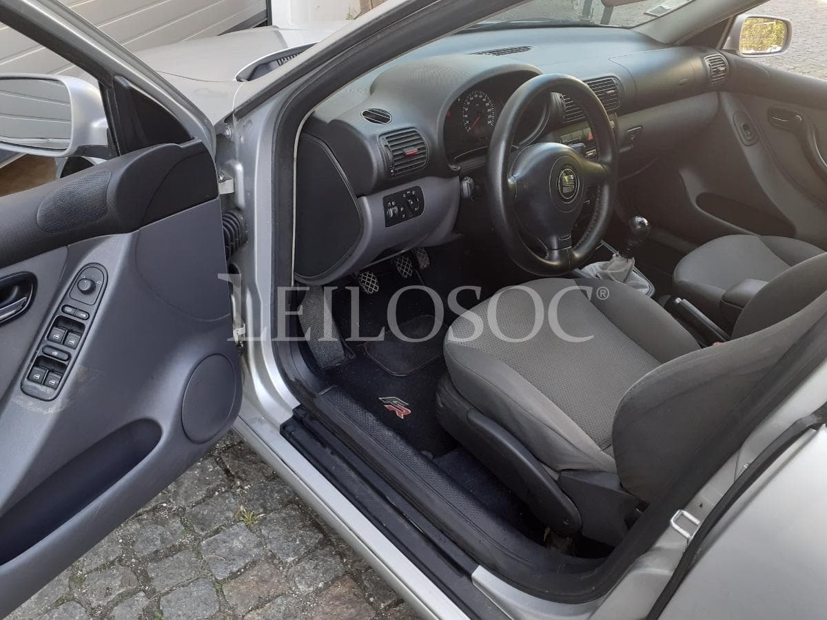 Seat Leon 1.4 16 V · Ano 2002 — imagen 7