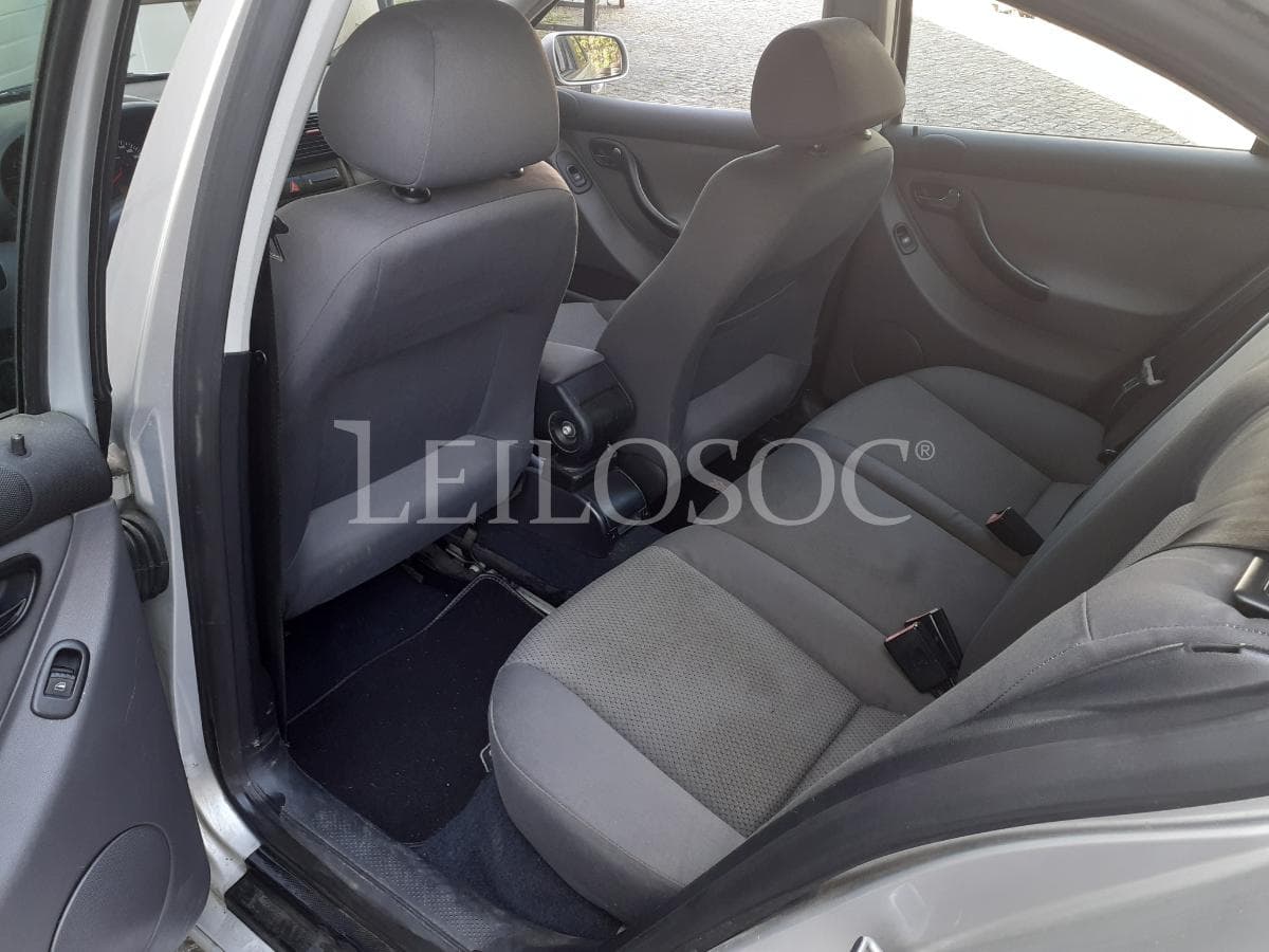 Seat Leon 1.4 16 V · Ano 2002 — imagen 15