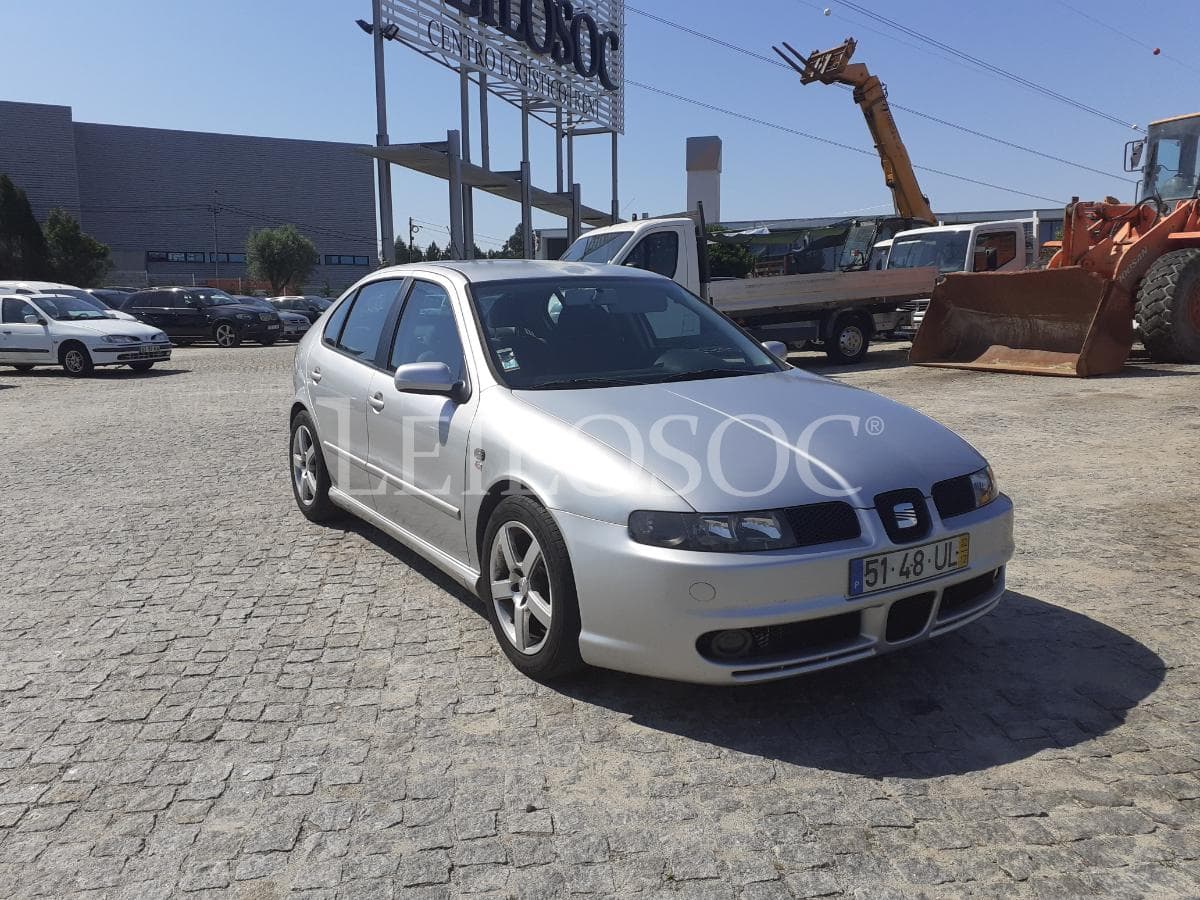 Seat Leon 1.4 16 V · Ano 2002 — imagen 1