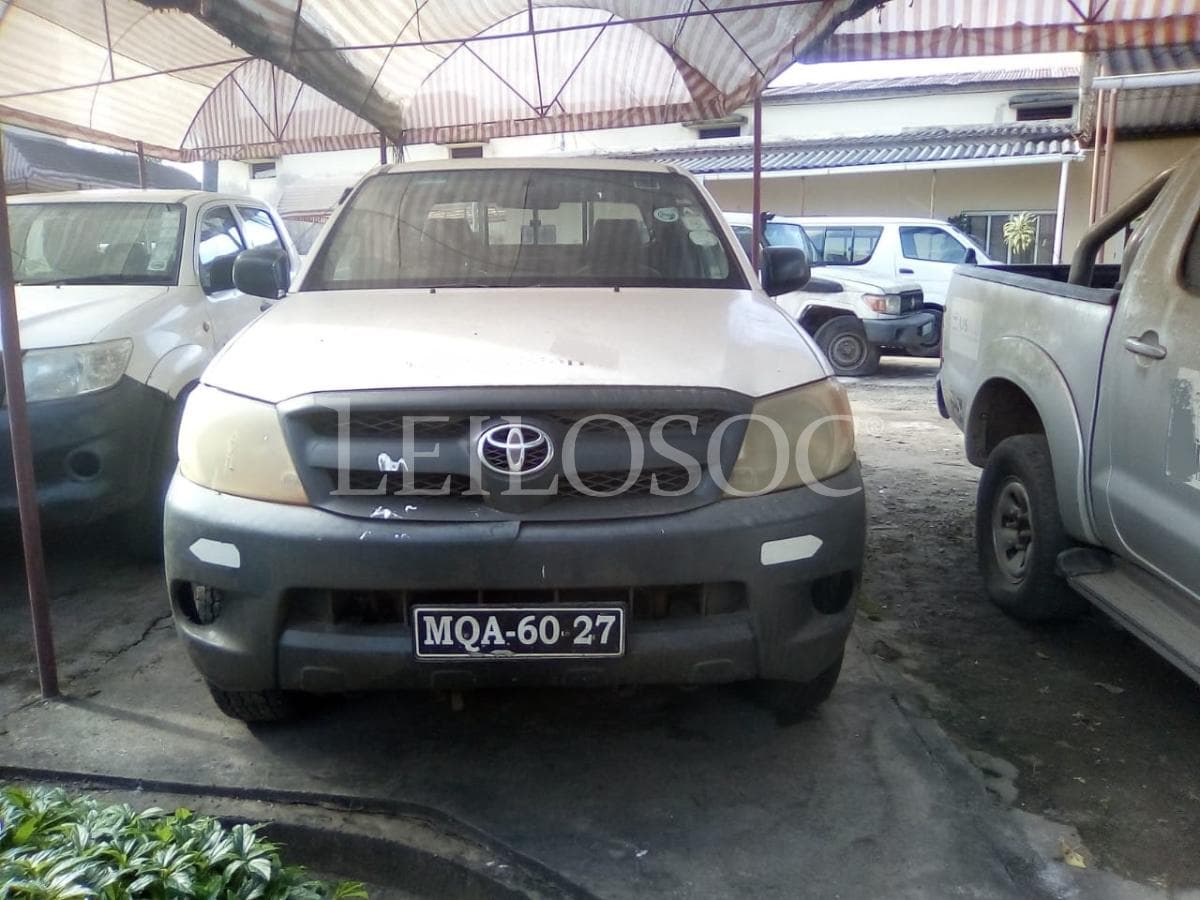 Toyota Hilux ·