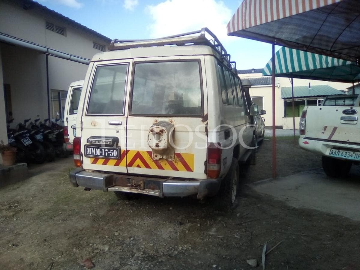 Toyota Land Cruiser · — image 2