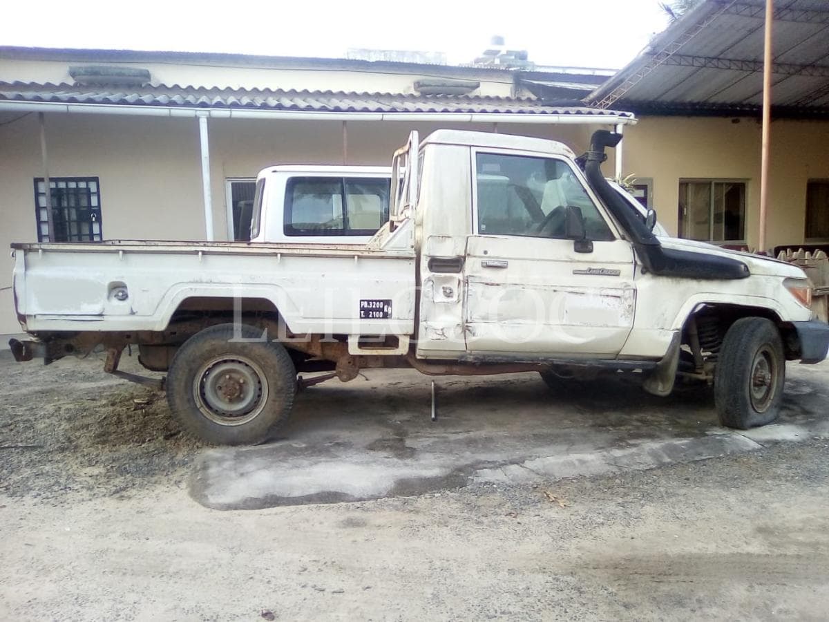 Toyota Land Cruiser · — image 4