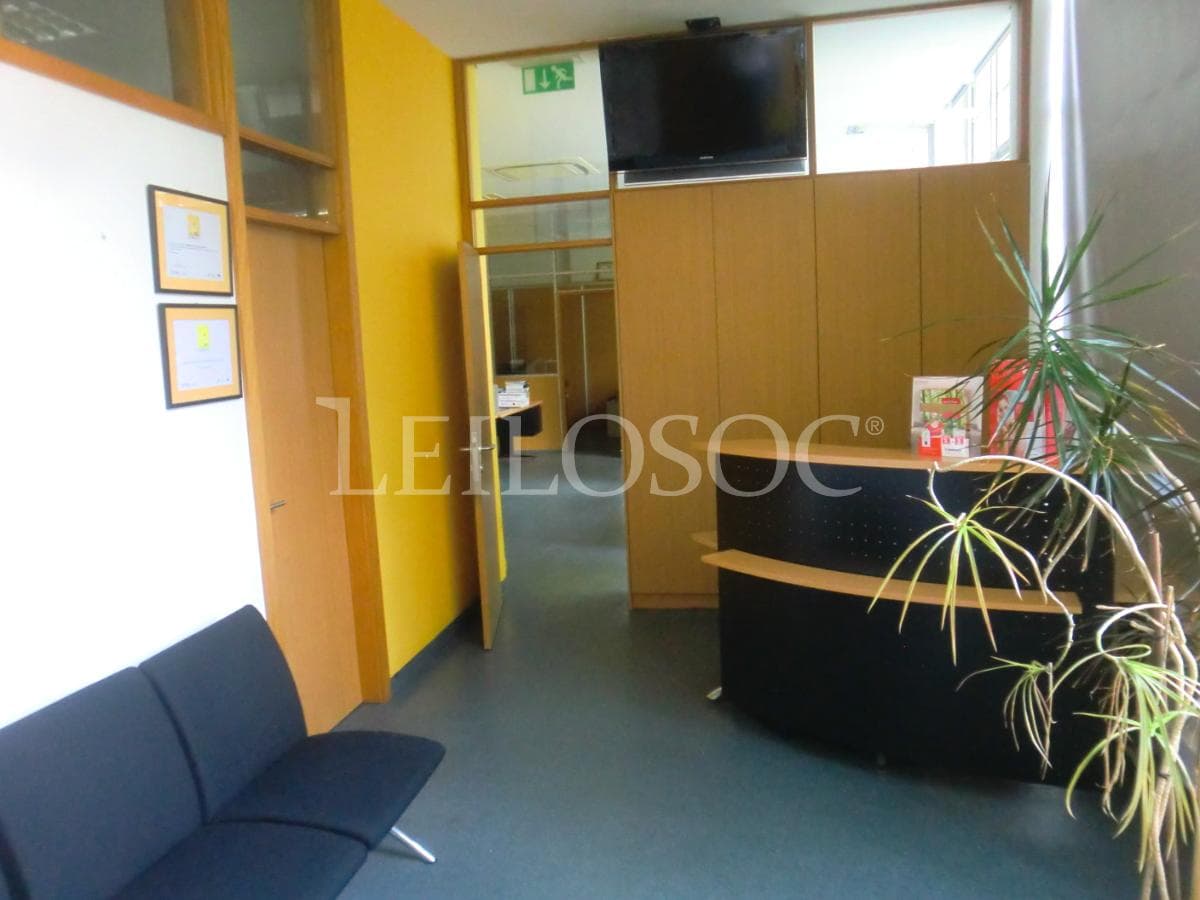 Equipamiento y Mobiliario de Oficina — imagen 19