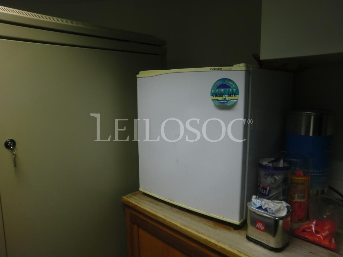 Equipamiento y Mobiliario de Oficina — imagen 27
