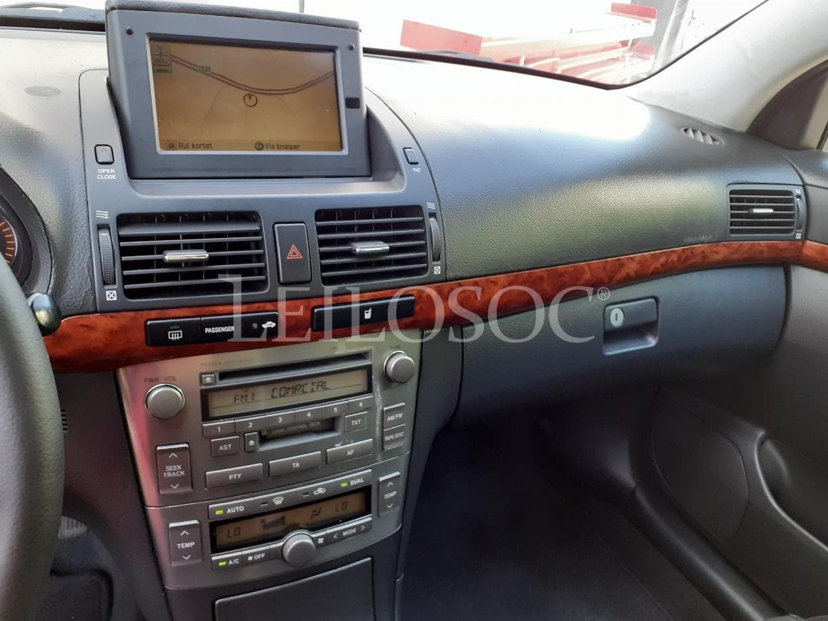 Toyota Avensis 2.0 D4D · Ano 2003 — imagen 10