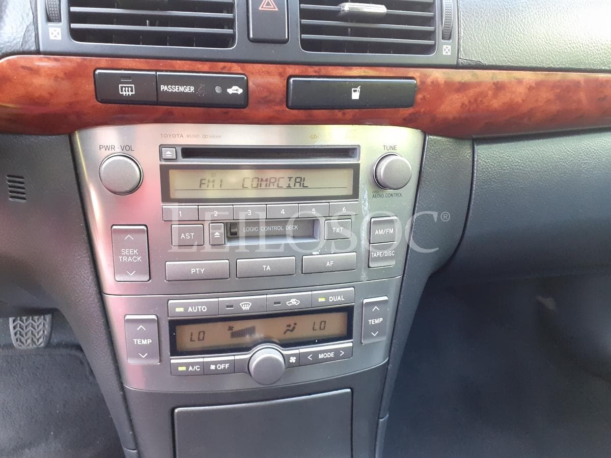 Toyota Avensis 2.0 D4D · Ano 2003 — imagen 14