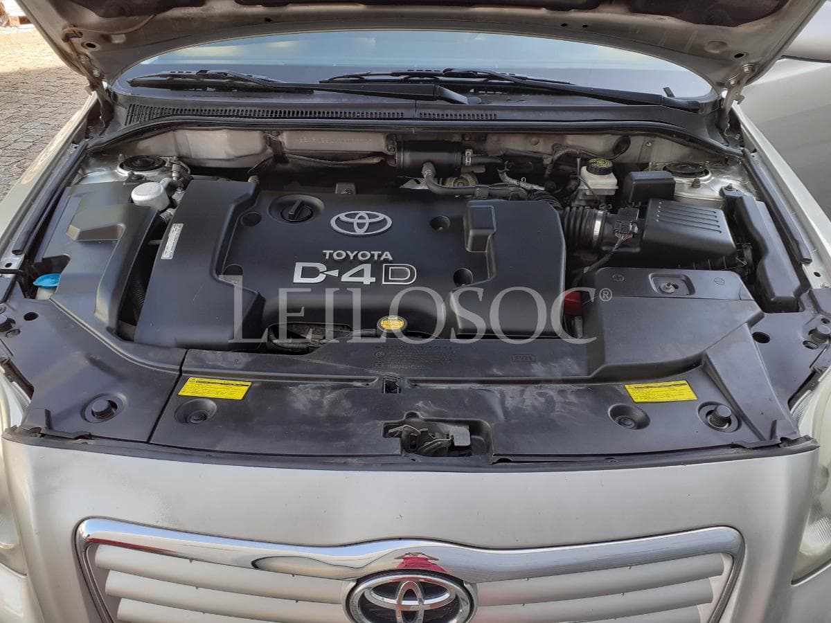 Toyota Avensis 2.0 D4D · Ano 2003 — imagen 20
